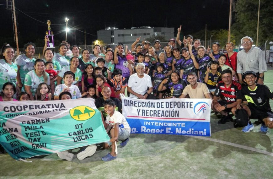 El torneo clausura de fútbol femenino definirá a su campeón este lunes en el Patinódromo Municipal