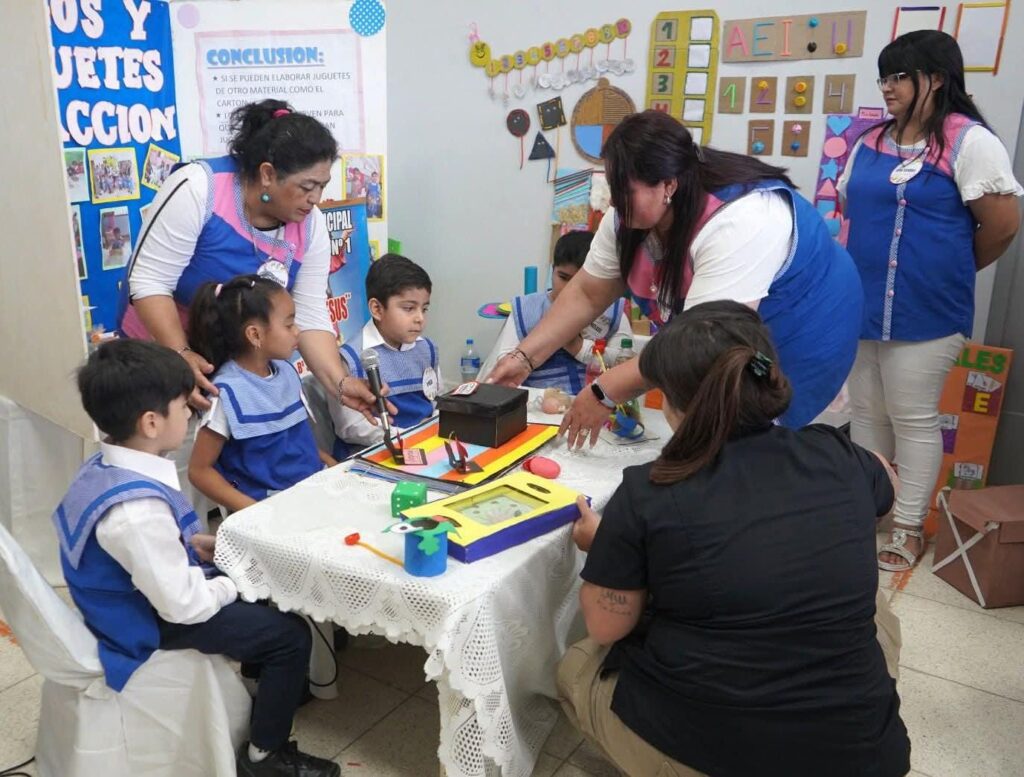 Comienza la 3° Feria Municipal de Ciencias, Tecnología y Artes de La Banda Comienza la 3° Feria Municipal de Ciencias, Tecnología y Artes de La Banda
