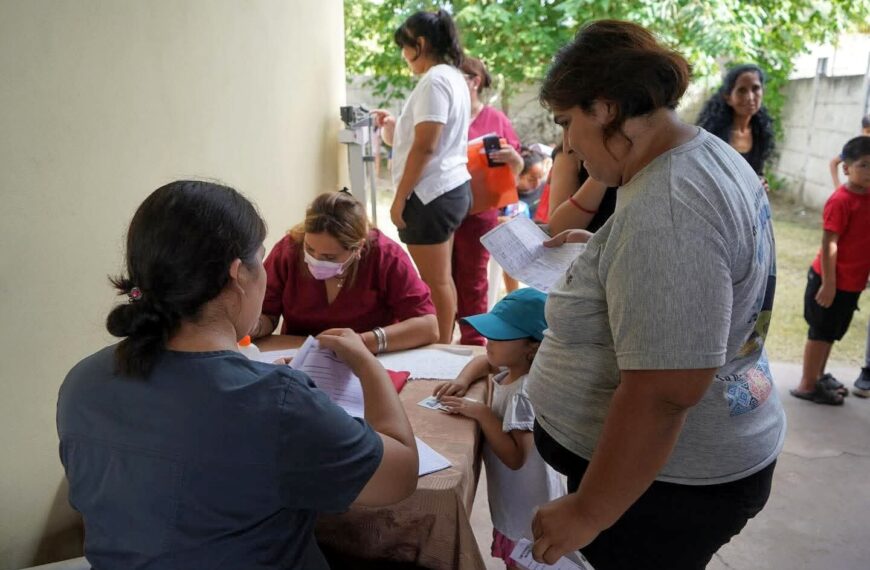 Asistencia para completar fichas médicas y formularios de Anses en La Banda