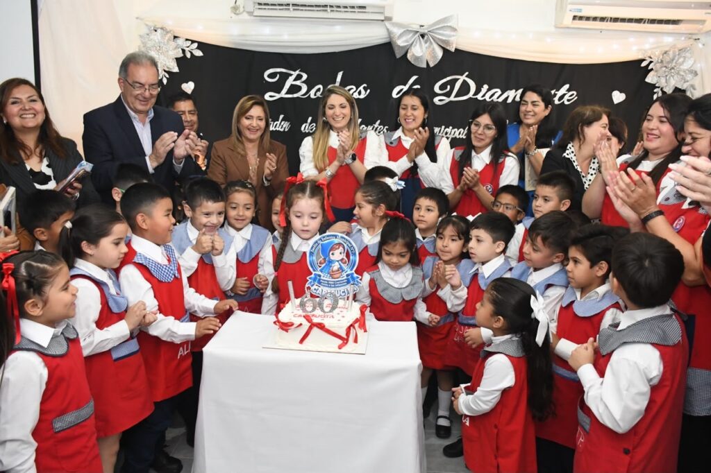 Fuentes participó del acto por el 60 aniversario del jardín de infantes municipal Caperucita Fuentes participó del acto por el 60 aniversario del jardín de infantes municipal Caperucita